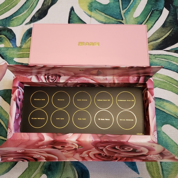 Pat McGrath Divine Rose I Limited Edition Palette - Picture 4 of 4